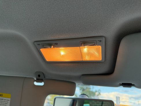 Used 2003 Volkswagen Eurovan MV image 24