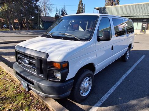 Used 2010 Ford E-350 and Econoline 350 XL image 1