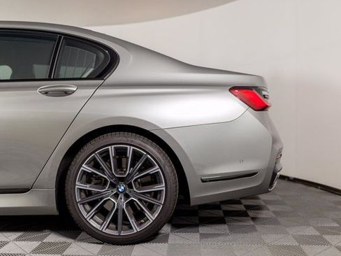 Used 2020 BMW 750i xDrive 750i xDrive Sedan 4D w/ Autobahn Package image 6