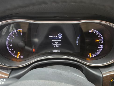 Used 2014 Jeep Grand Cherokee Limited image 8