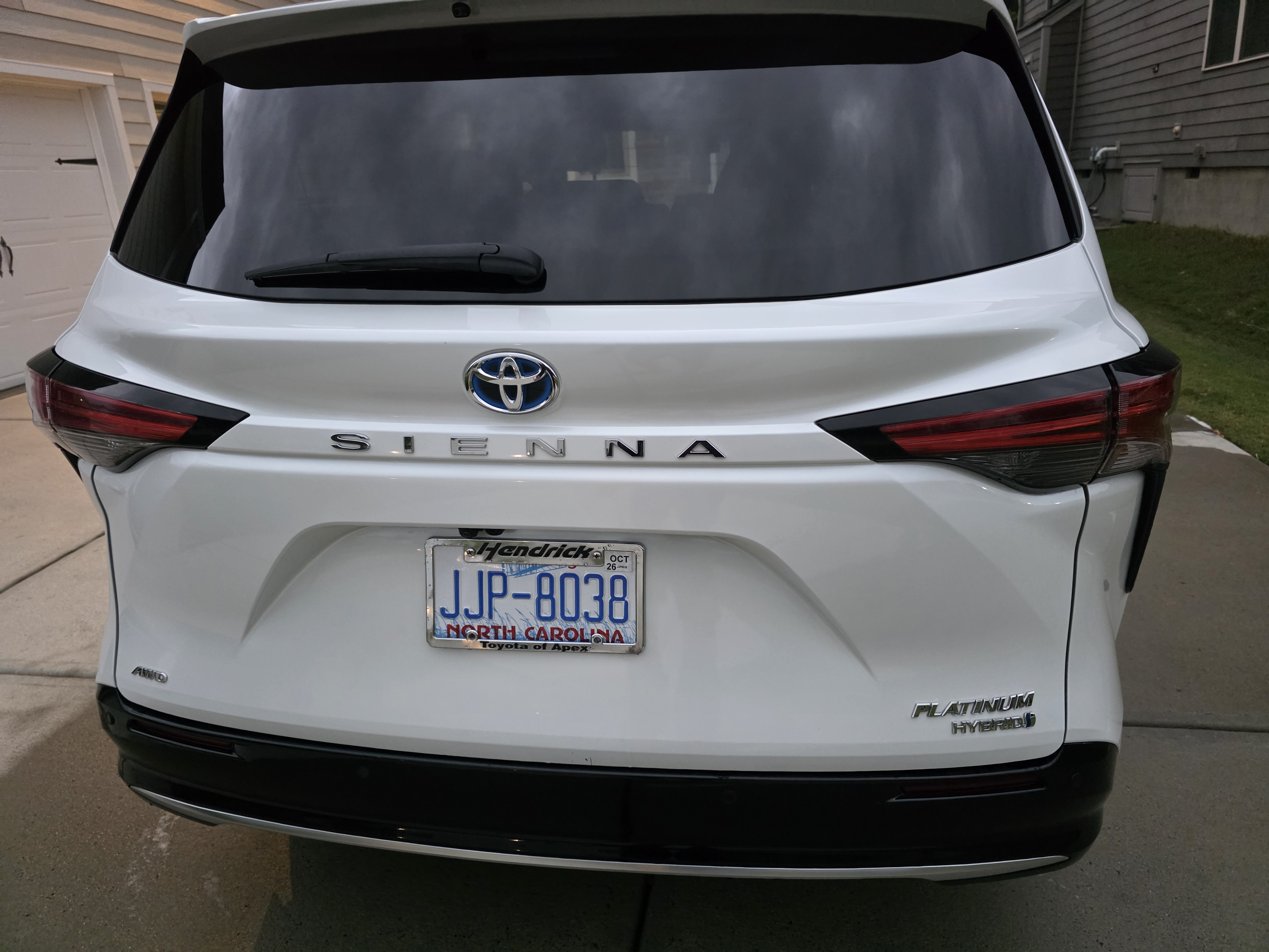 Used 2022 Toyota Sienna Platinum AWD/4WD image 8