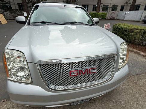Used 2010 GMC Yukon XL Denali AWD/4WD image 4