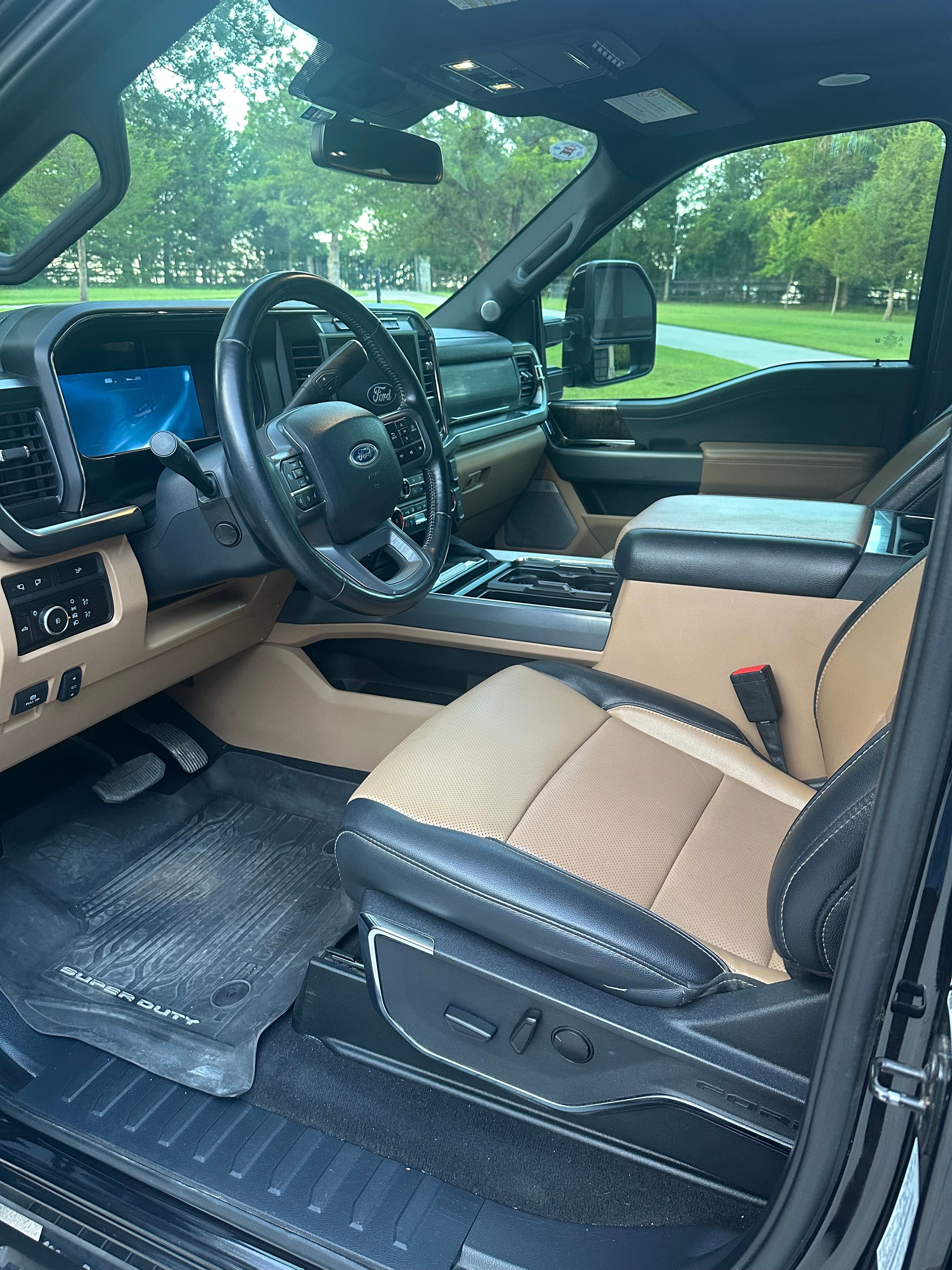Used 2024 Ford F350 Lariat w/ Lariat Ultimate Package AWD/4WD image 11