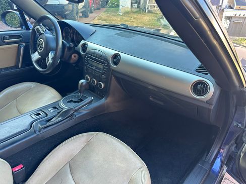 Used 2011 MAZDA MX-5 Miata Grand Touring w/ Premium Pkg image 14