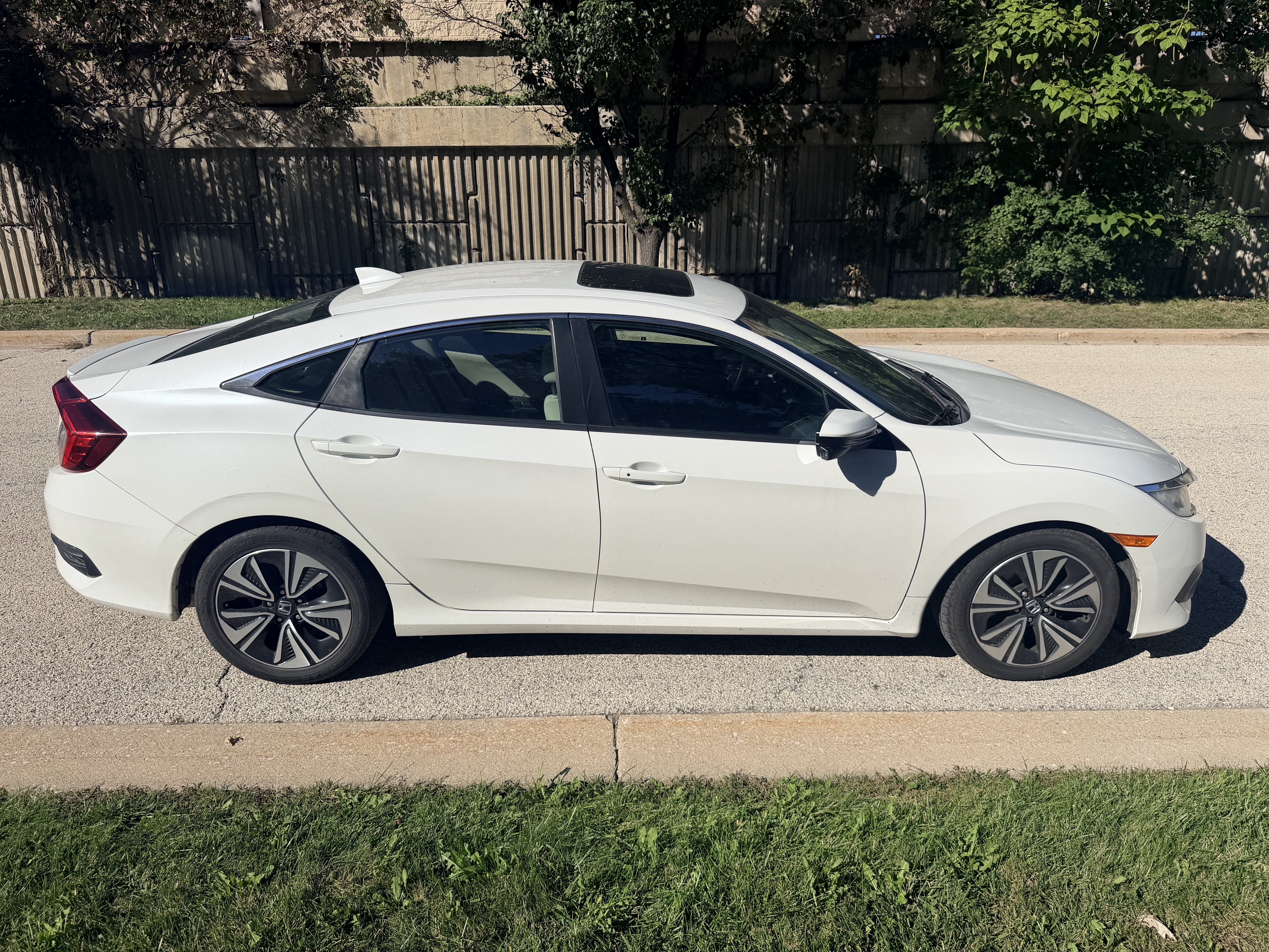 Used 2016 Honda Civic EX-T image 5