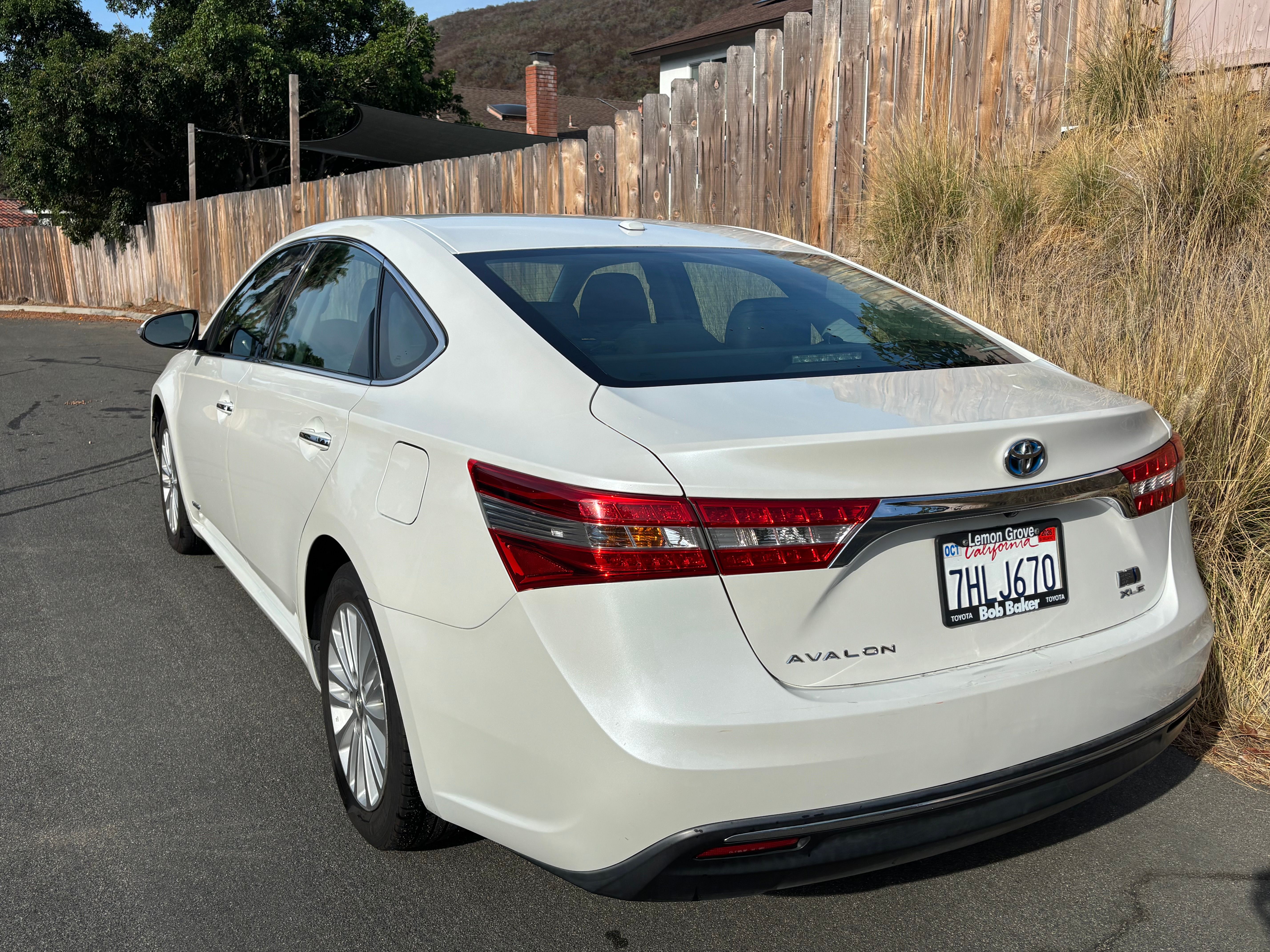 Used 2014 Toyota Avalon XLE Premium FWD image 2