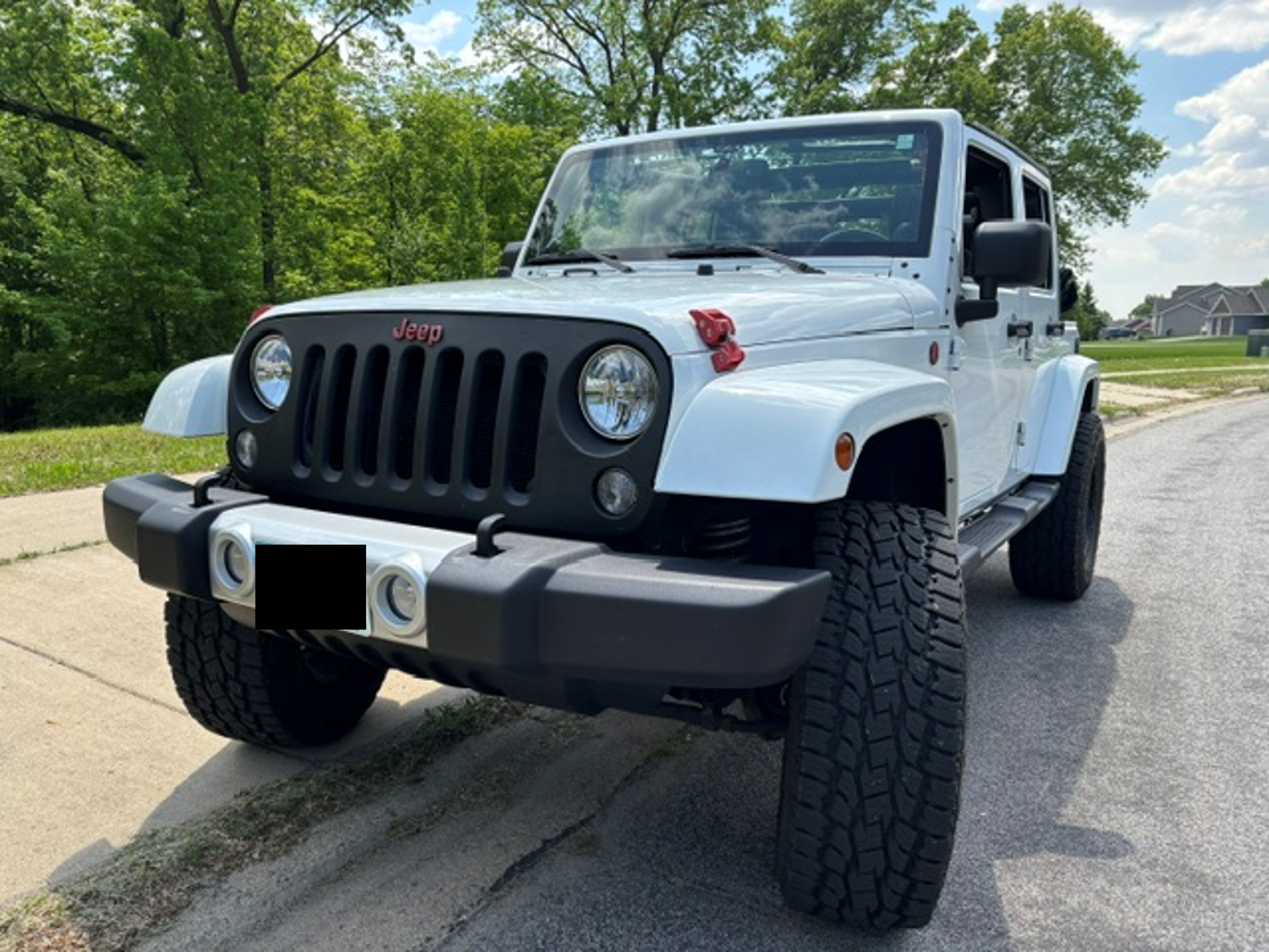 Used 2014 Jeep Wrangler Unlimited Sahara w/ Connectivity Group AWD/4WD image 14