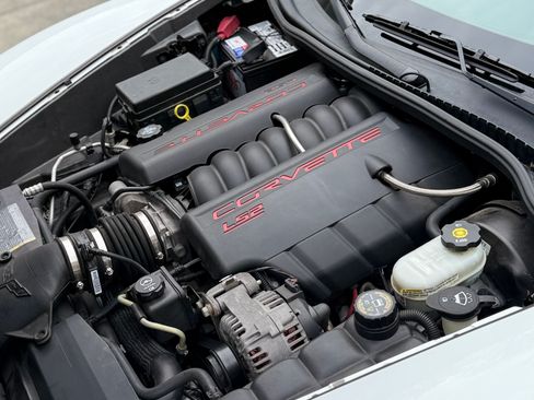 Used 2005 Chevrolet Corvette Coupe w/ Preferred Equipment Group image 15