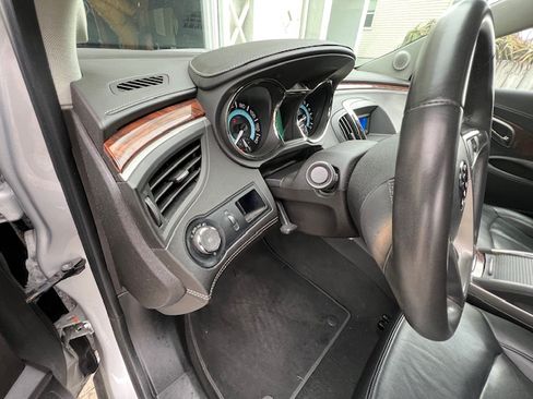 Used 2010 Buick LaCrosse CXL image 28