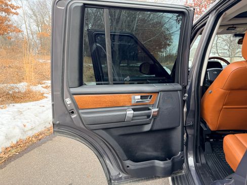 Used 2016 Land Rover LR4 HSE LUX image 27