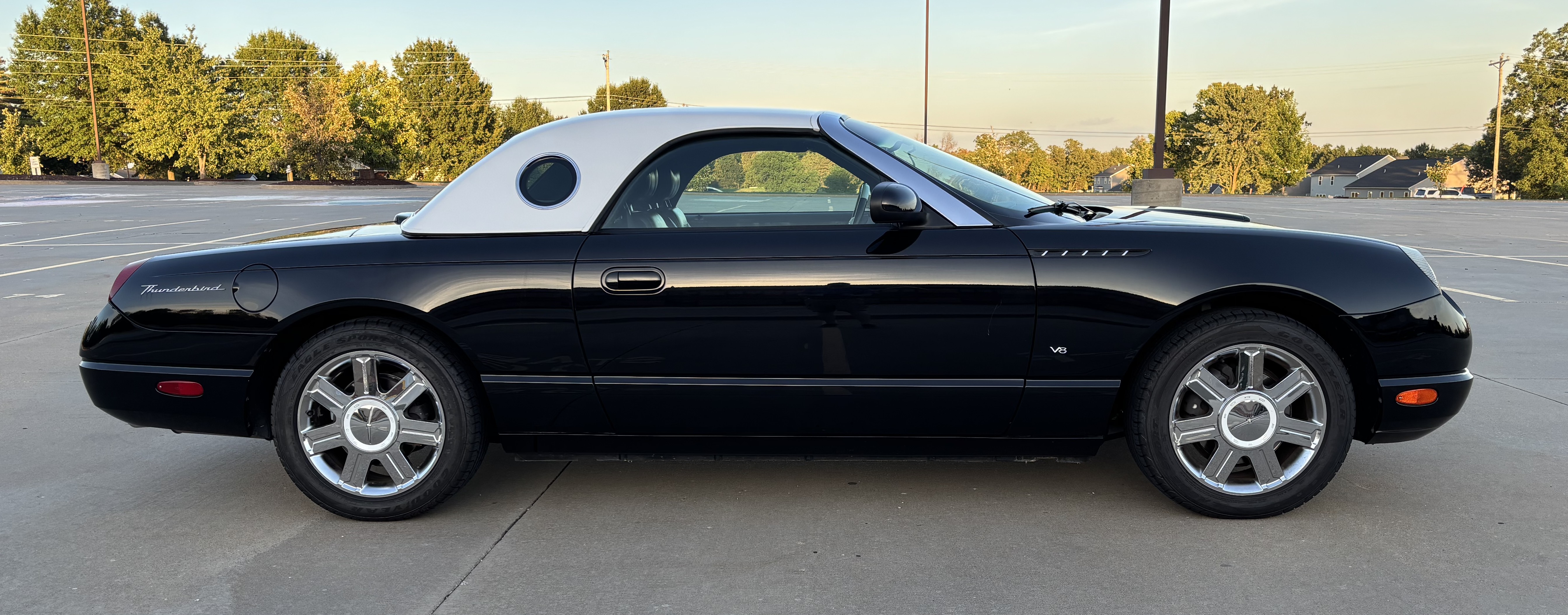 Used 2004 Ford Thunderbird RWD image 16