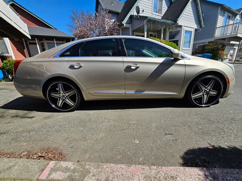 Used 2014 Cadillac XTS Luxury image 5