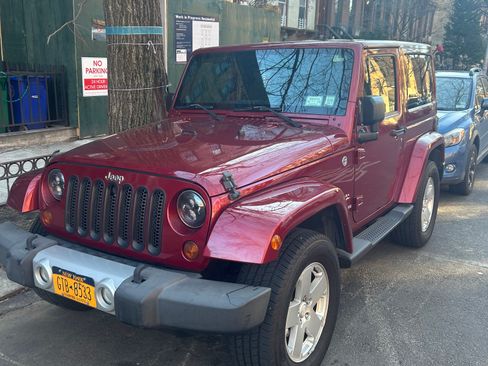Used 2012 Jeep Wrangler Sahara w/ Dual Top Group image 2