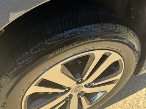 Used 2019 Subaru Outback 2.5i Limited w/ Popular Package #2 image 13