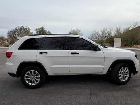 Used 2015 Jeep Grand Cherokee Laredo w/ Quick Order Package 23E image 6