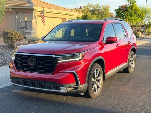 Used 2024 Honda Pilot Touring image 4