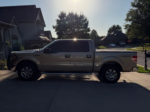 Used 2012 Ford F150 XLT w/ XLT Chrome Pkg AWD/4WD image 4