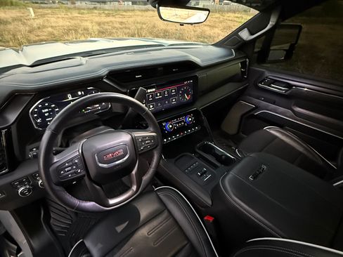 Used 2025 GMC Sierra 2500 AT4X w/ AT4X AEV Edition image 11