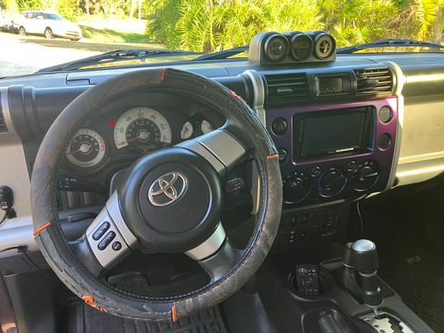 Used 2007 Toyota FJ Cruiser 4WD image 18