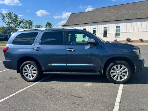 Used 2018 Toyota Sequoia Platinum image 1