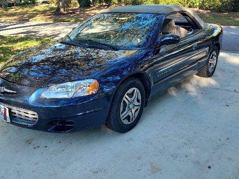 Used 2001 Chrysler Sebring LX image 11