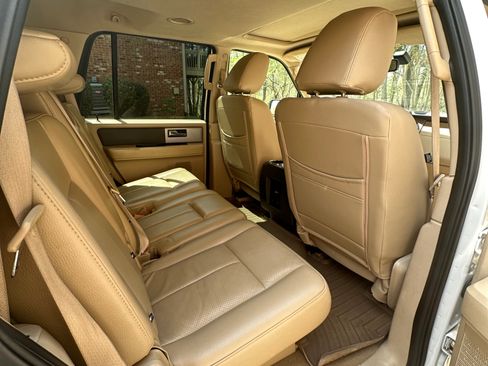 Used 2011 Ford Expedition XLT w/ 202A Rapid Spec Order Code image 11