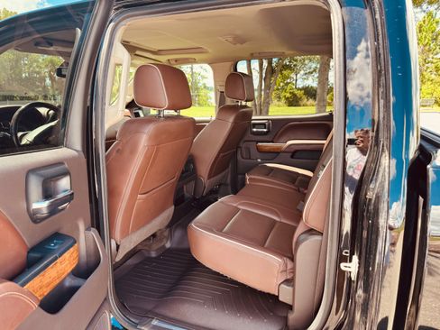 Used 2017 Chevrolet Silverado 2500 High Country w/ Duramax Plus Package AWD/4WD image 6
