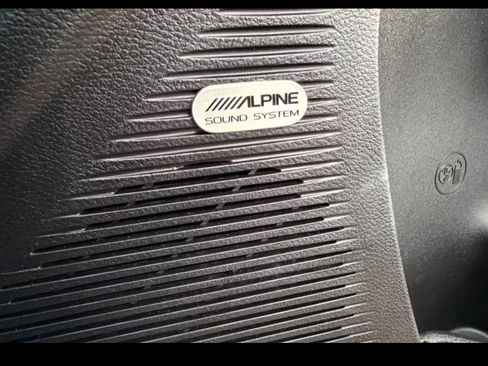Used 2018 Dodge Challenger SXT Plus RWD image 10