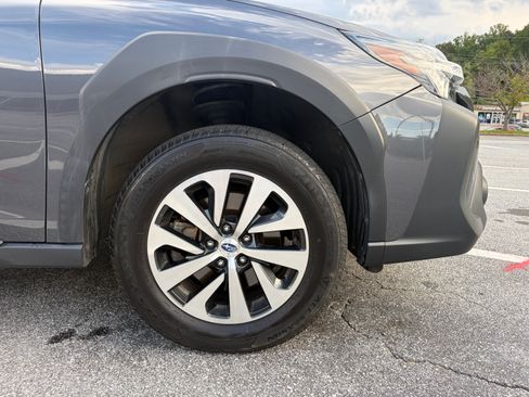 Used 2023 Subaru Outback Premium AWD/4WD image 4