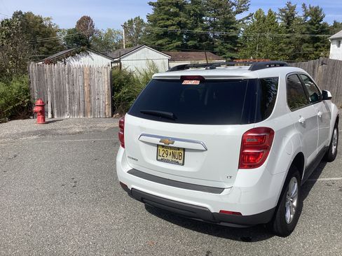 Used 2017 Chevrolet Equinox LT w/ Convenience Package image 10