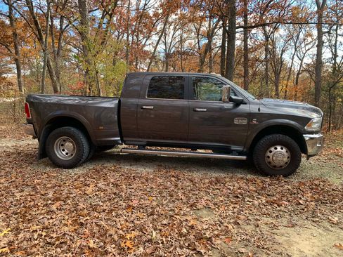 Used 2018 RAM 3500 Laramie Longhorn image 8
