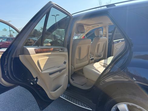 Used 2010 Mercedes-Benz ML 350 4MATIC image 13