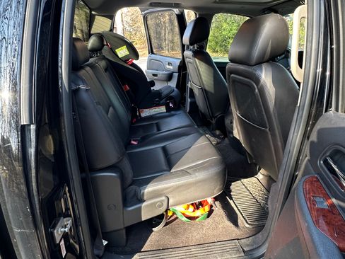 Used 2010 Chevrolet Silverado 1500 LTZ w/ Convenience Package image 12