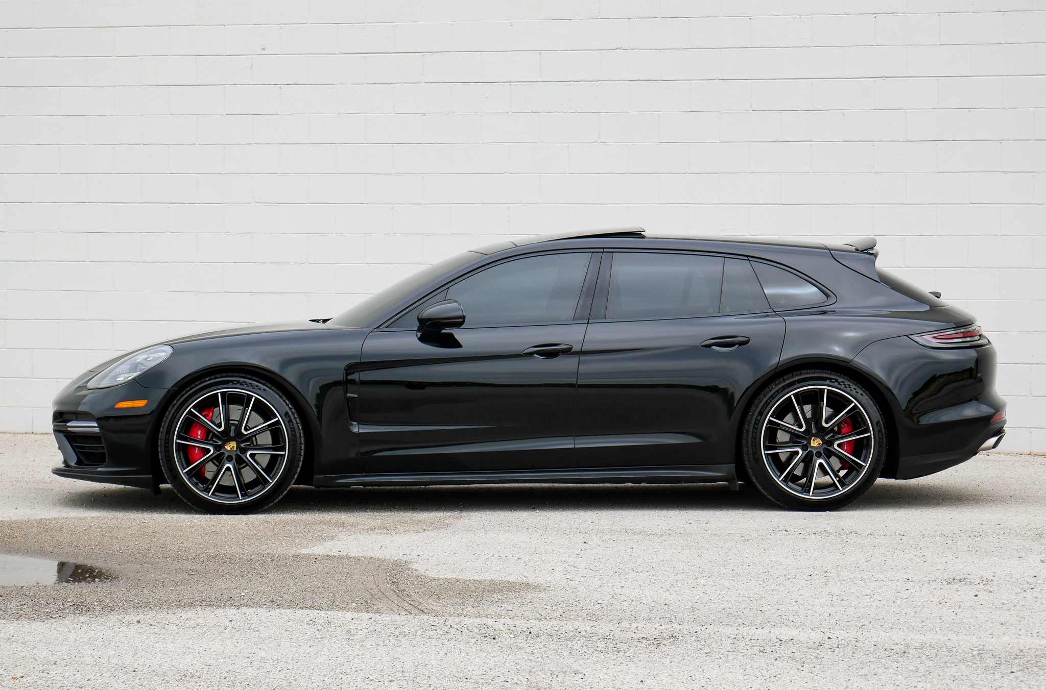 Used 2018 Porsche Panamera Turbo Sport Turismo AWD/4WD image 16