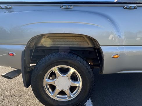 Used 2004 GMC Sierra 1500 Denali image 11