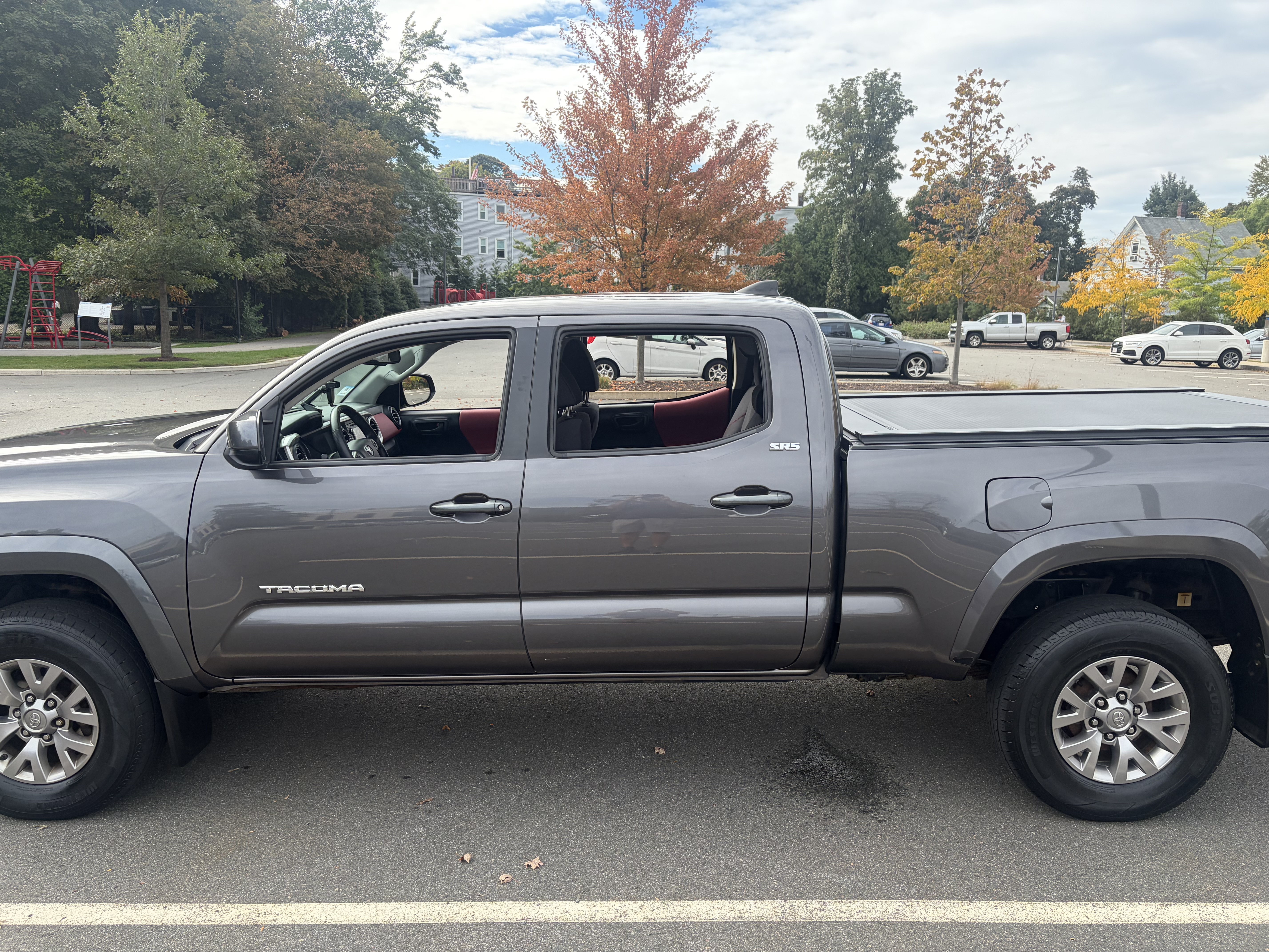 Used 2016 Toyota Tacoma SR5 w/ SR5 Appearance Package (SN) AWD/4WD image 1