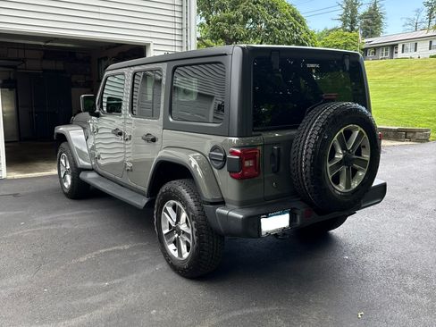 Used 2020 Jeep Wrangler Unlimited Sahara w/ Dual Top Group AWD/4WD image 5