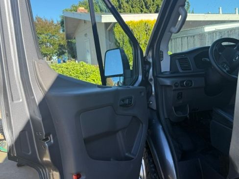 Used 2021 Ford Transit 250 Medium Roof AWD image 10