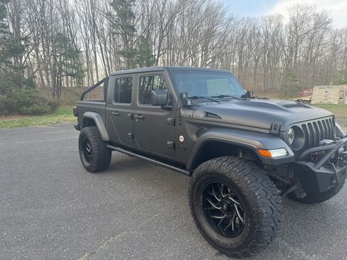 Used 2020 Jeep Gladiator Sport w/ Quick Order Package 24S AWD/4WD image 10