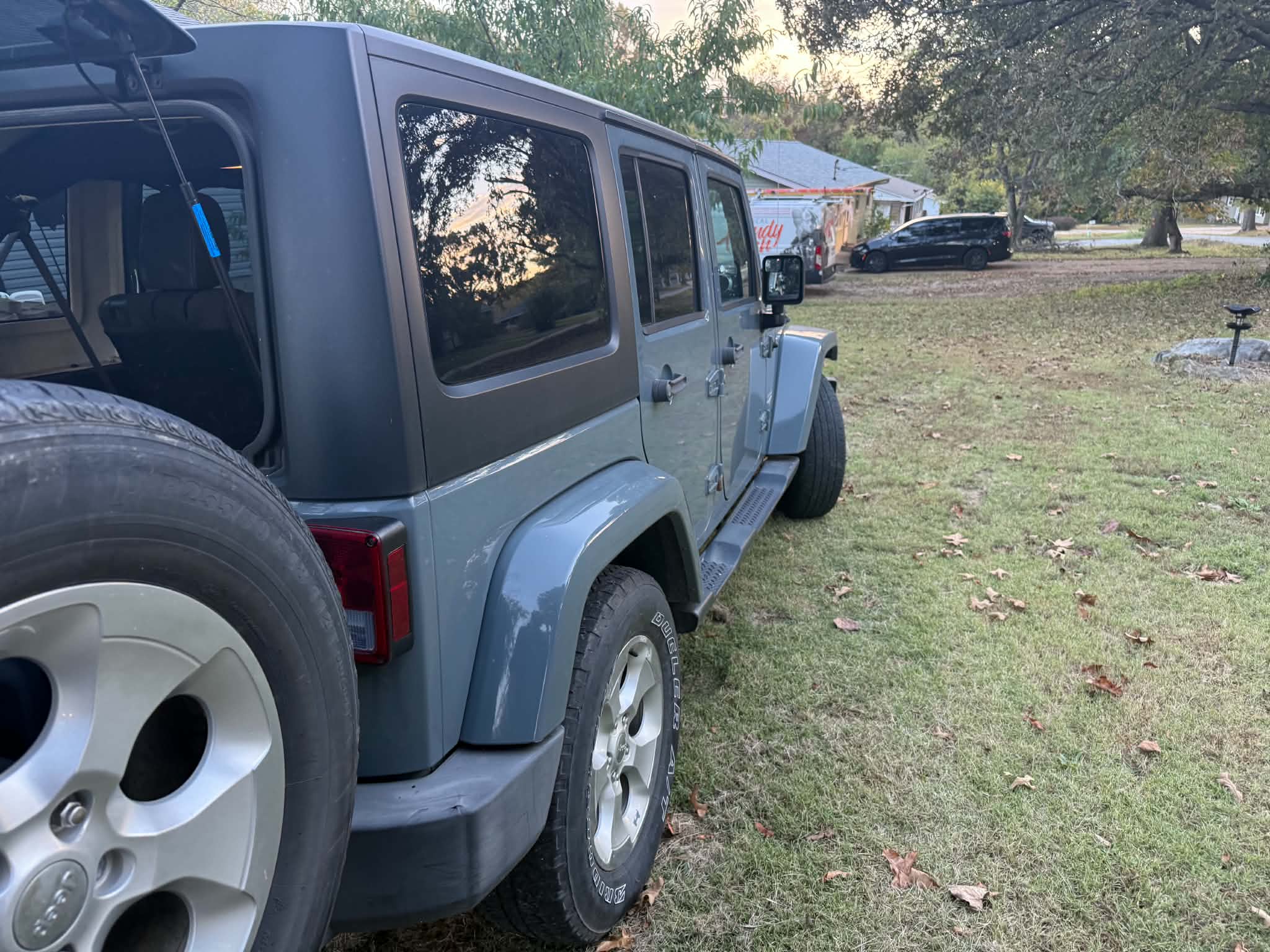 Used 2015 Jeep Wrangler Unlimited Sahara w/ Connectivity Group AWD/4WD image 10