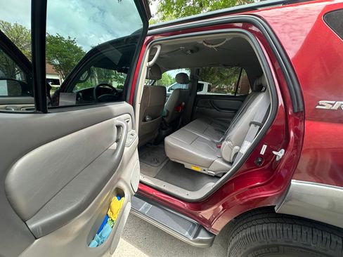 Used 2004 Toyota Sequoia SR5 image 9