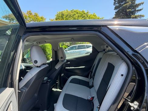 Used 2019 Chevrolet Bolt LT FWD image 8