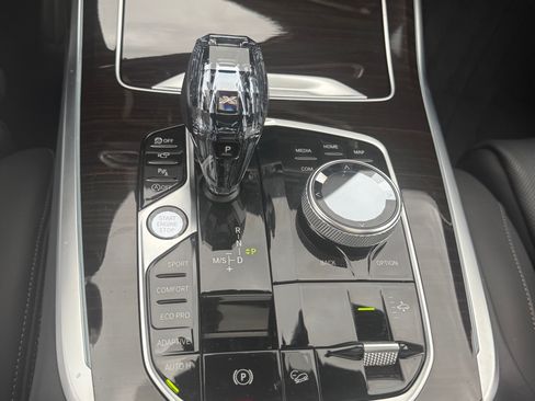 Used 2019 BMW X7 xDrive50i w/ M Sport Package image 13