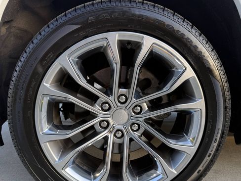 Used 2023 Jeep Grand Wagoneer L Series II w/ Premium Group II image 11