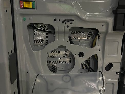 Used 2023 Ford Transit 250 148 High Roof Extended image 2