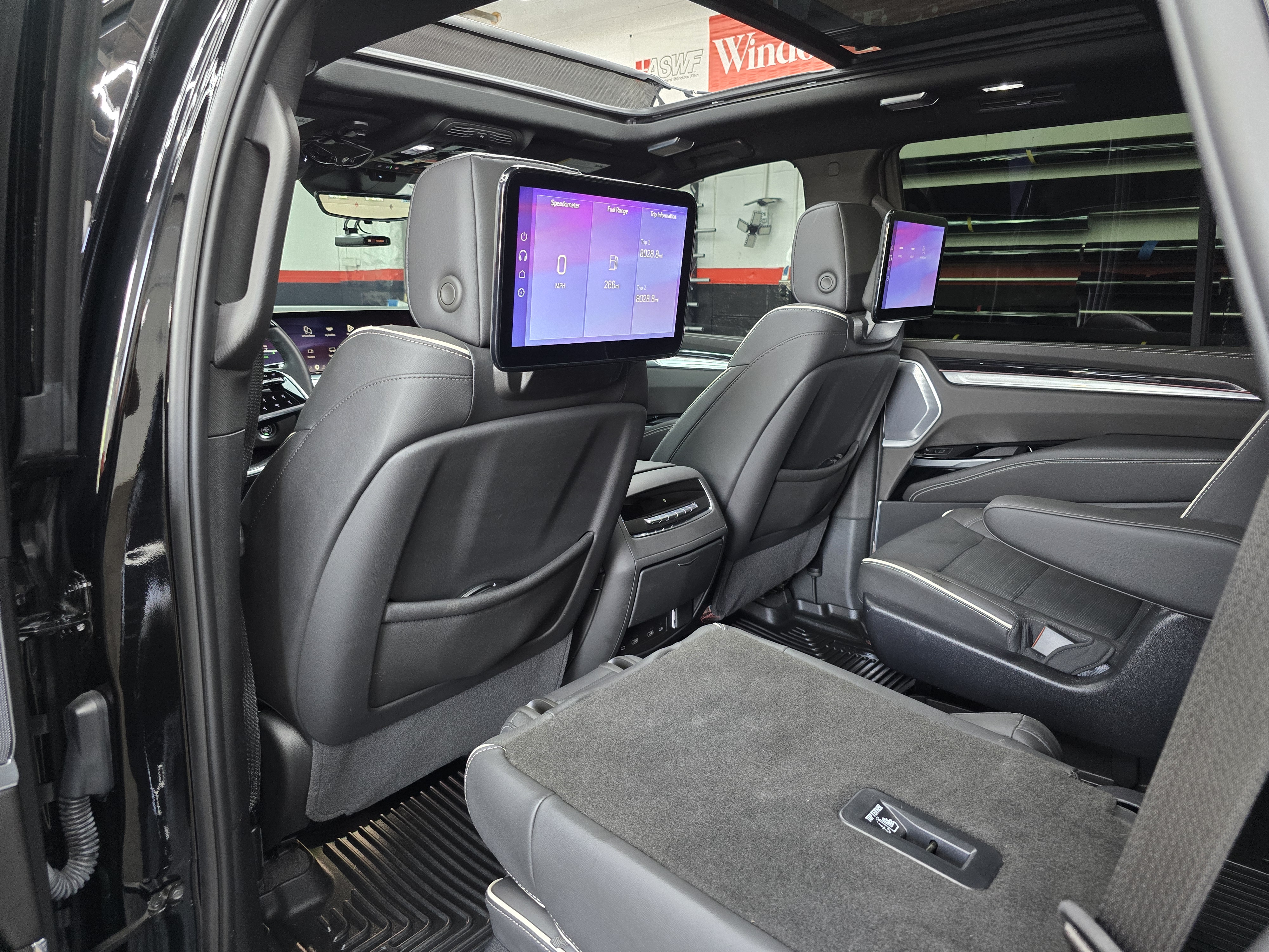 Used 2025 Cadillac Escalade Sport w/ Touring Package AWD/4WD image 11