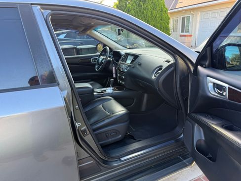 Used 2015 Nissan Pathfinder Platinum w/ Cargo Package FWD image 11