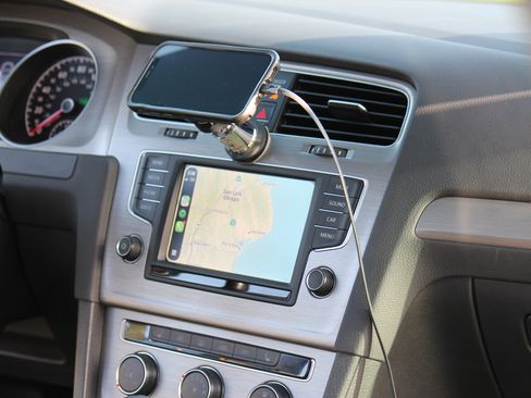 Used 2017 Volkswagen Golf Wolfsburg Edition image 21