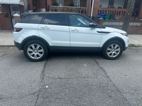 Used 2017 Land Rover Range Rover Evoque SE AWD/4WD image 1