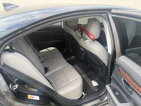 Used 2017 Lexus ES 350 w/ Luxury Package FWD image 22